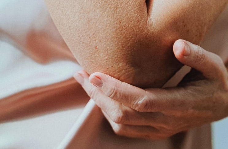  팔꿈치 바깥쪽 통증 VS 안쪽 통증 원인? 테니스 골프 엘보 및 터널증후군