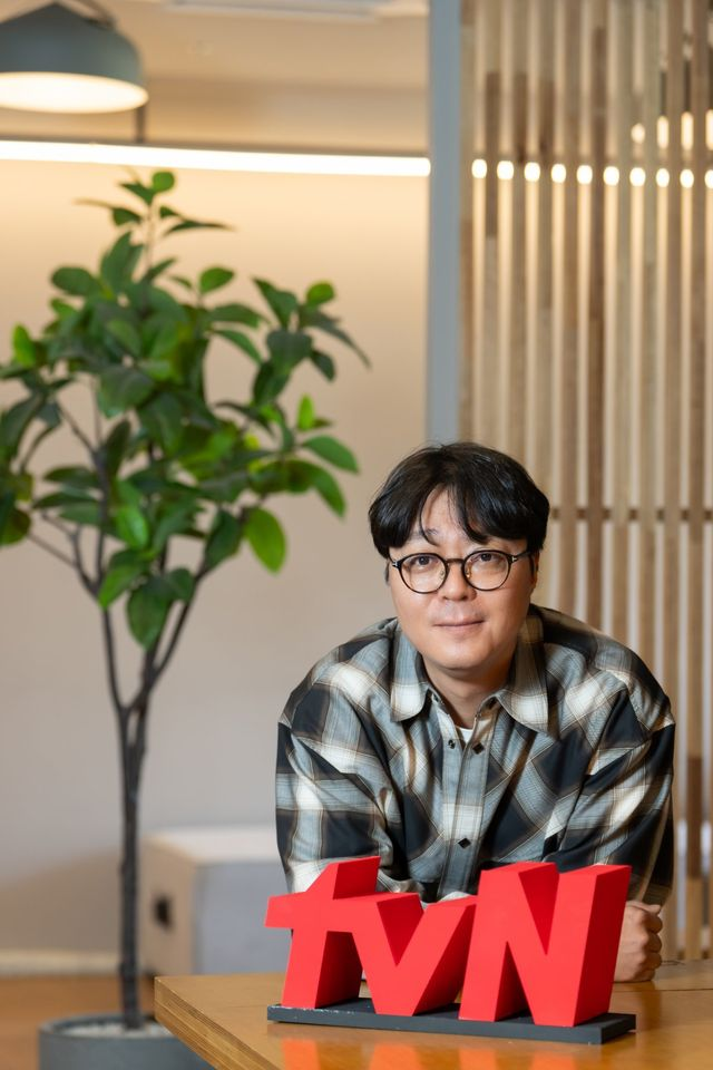 ‘언슬전’ 신원호 “고윤정 편견 있었는데 깨져… 무표정 극장점”