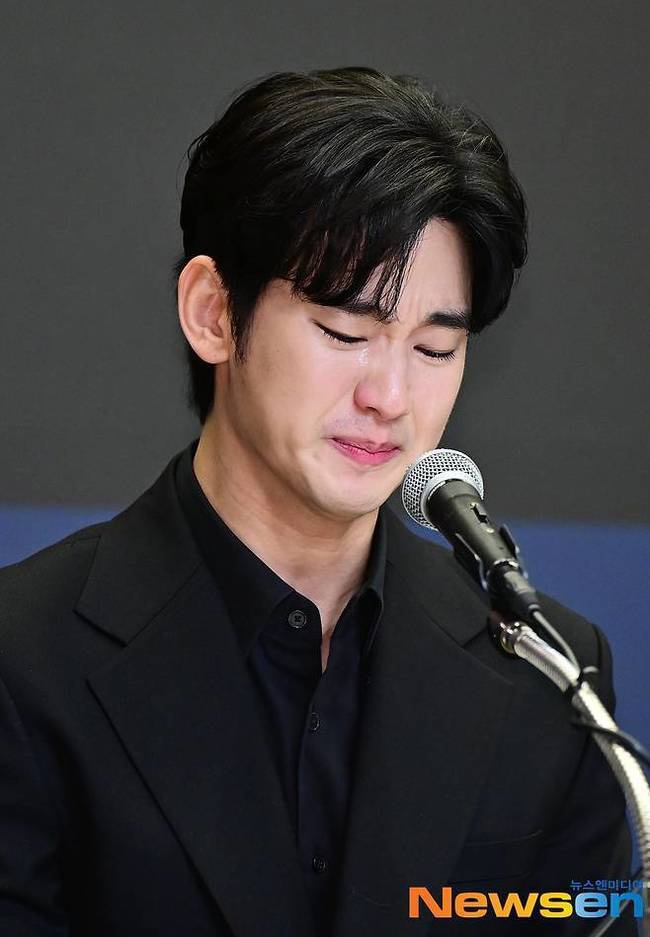 <b>김수현</b> X 결국 <b>악플러</b>+사이버렉카 <b>고소</b> “해외 플랫폼도 강경... 