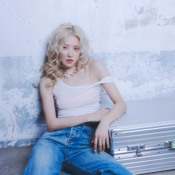  블랙핑크 로제 티셔츠, 방송 착장부터 사복까지 옷 따라입기