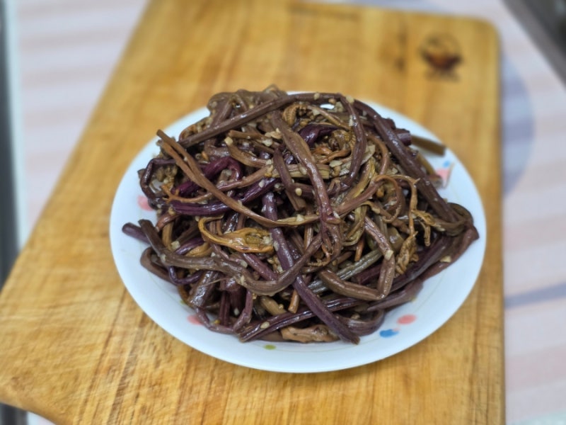나물반찬이 이렇게 맛있어요 삶은 고사리나물볶음 만들기