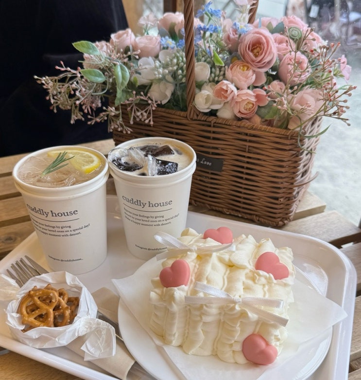  커들리하우스 경주 황리단길 한옥 카페 디저트 맛집
