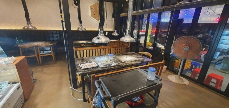  [배꼽숙성삼겹살과막창] 풍부한 육즙과 친절한 서비스, 방촌동 막창 맛집