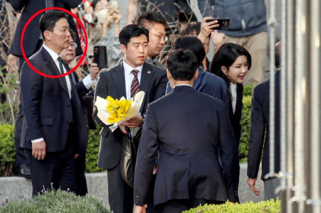  '경호 1순위' 韓 대신 尹에 붙은 김성훈, 돌연 사의 표명 왜?