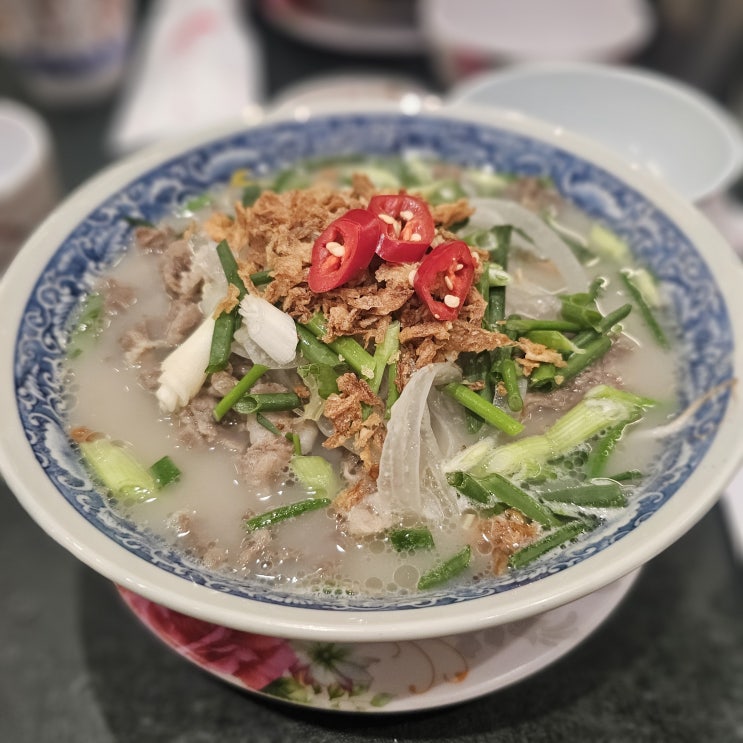  퍼부어 더현대서울 사골육수쌀국수 맛집