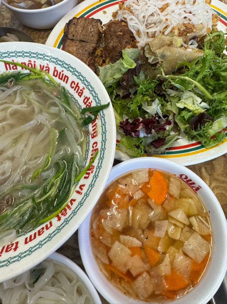  성수 뚝섬 한 바퀴, 베트남 음식 꾸아로 시작해서 슈퍼말차까지 내돈내산 (맛집 카페 서울숲)
