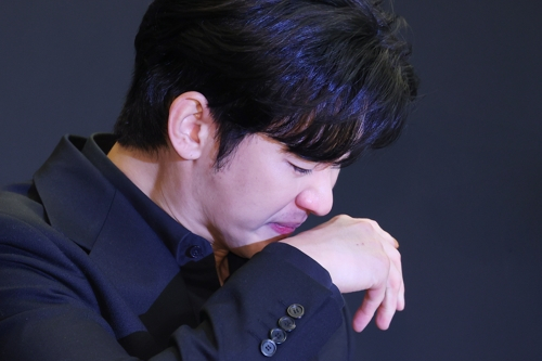 <b>김수현</b>의 반격? "인신공격... 범죄"…<b>악플러</b>·사이버렉카 <b>고소</b>