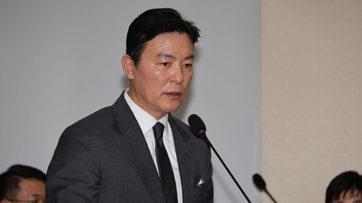  김성훈 경호처 차장이 사퇴의시를 밝힘