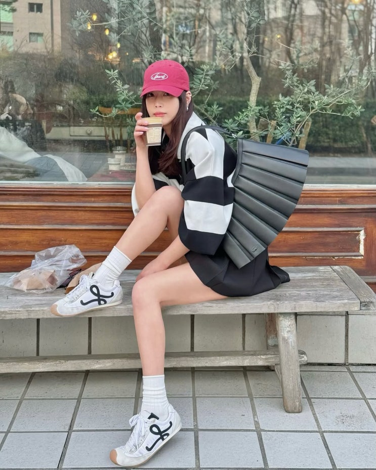  기은세 센스 있는 데일리룩! 백화점 브랜드 라코스테 신상 여자 핸드백 가방으로 분위기 찢었다