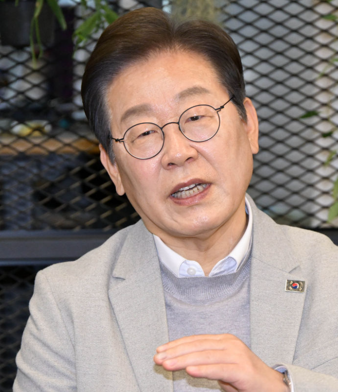 <b>이재명</b> “공수처 대폭 강화”… <b>검찰 개혁</b> ‘3청 분리’... 