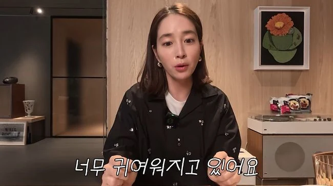 <b>이민정</b>, 유튜브 댓글 소통 여왕 등극! <b>이병헌</b> 디스부터 <b>가족</b>... 