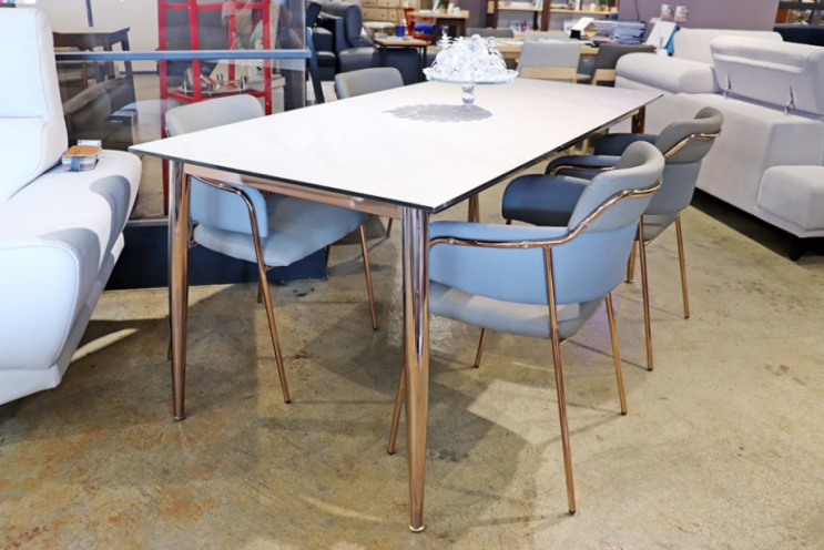 더욱 세련된 로즈골드 세라믹 식탁!!