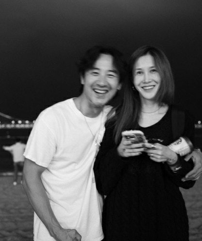 사생활 논란 엄태웅 8년만에 공식석상 등장, 윤혜진 남편은 내가 용서해