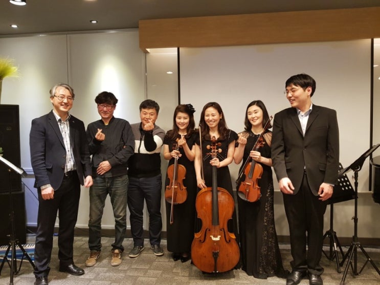  현악4중주 공연을 3미터에서 들을 수 이었던 엄청난 경험. 카페더나눔에서 사랑나눔기부콘서트