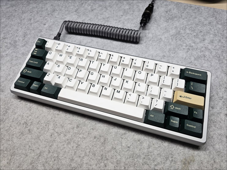  지온웍스 GMK 브리티시 레이싱 그린 R2 픽스킷 교환 후기