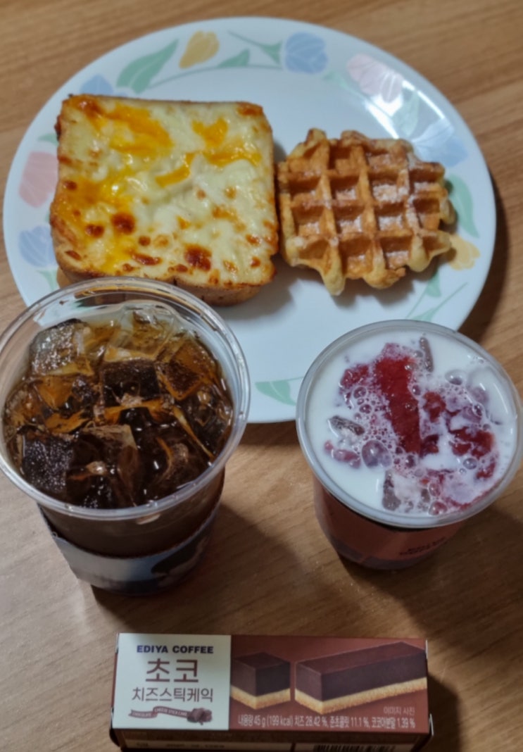  이디야 데못죽 콜라보 포토카드 콜라보 세트 _ 음료 택 2종 + 베이커리 택 3종 + 랜덤포토 카드 4매
