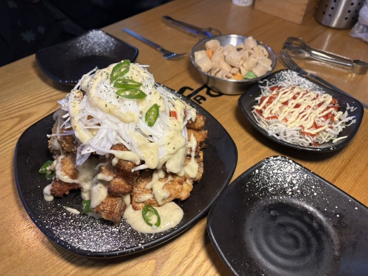  광주 오븐마루치킨 수완아울렛점 : 오븐마루 신메뉴 먹고 오다! (고추마요현미베이크, 통오징어튀김)