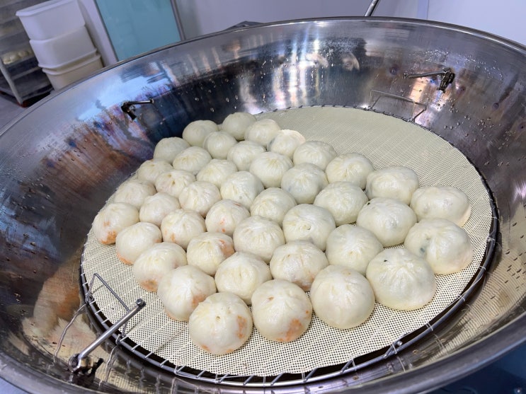  이영자 맛집 봉식이 이촌 왕만두 따끈한 만두 향 따라 찾은 이촌동 봉식이 옛날왕만두, 꼭 먹어야 할 메뉴는?