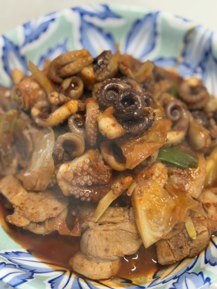  쭈삼 쭈꾸미삼겹살밀키트 배진국떡볶이