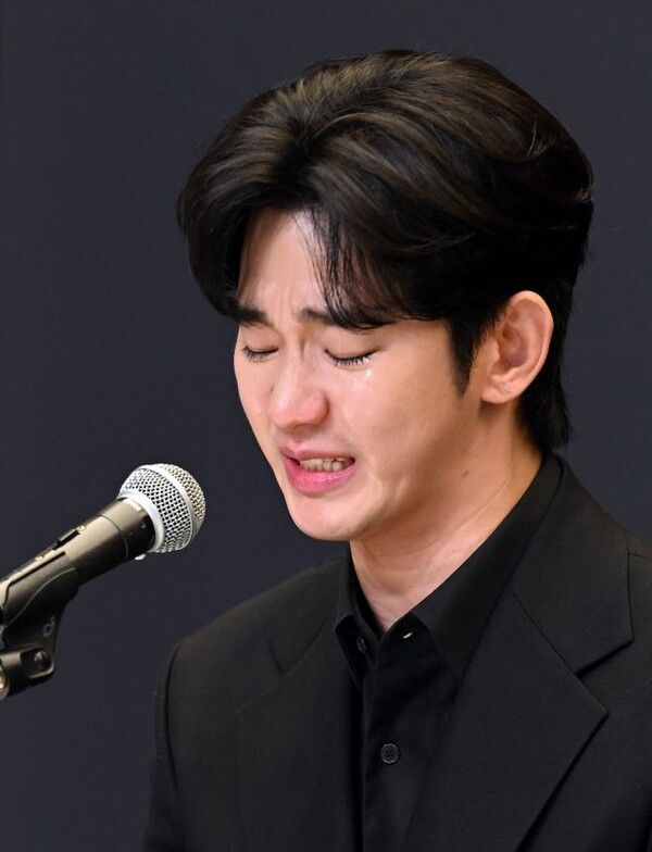 김수현, 악플러에 칼 빼들었다… "명예훼손·모욕죄로 고소장 제출"