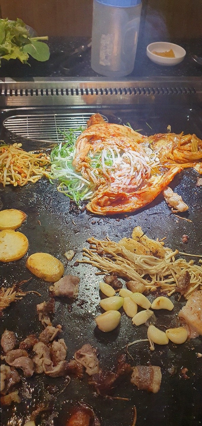  삼겹살과 함께 즐기는 방촌동 막창의 매력!