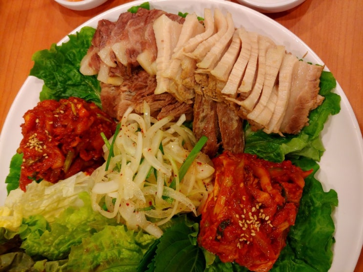  종로 젊음의 거리 종각 맛집 바른식 시골보쌈&감자옹심이 단체모임 및 회식 하기 좋은 곳