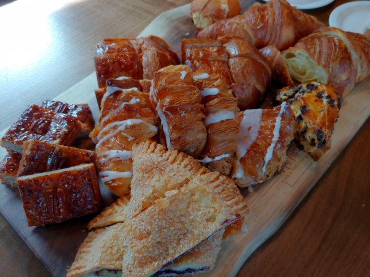  안산 맛집 안산 카페 좋은아침 페스츄리 가든점 장하동에 오픈. 분위기 좋은 카페 추천합니다