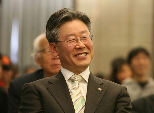 “여론조사 속 충격 순위… 이재명은 왜 불신받았나”