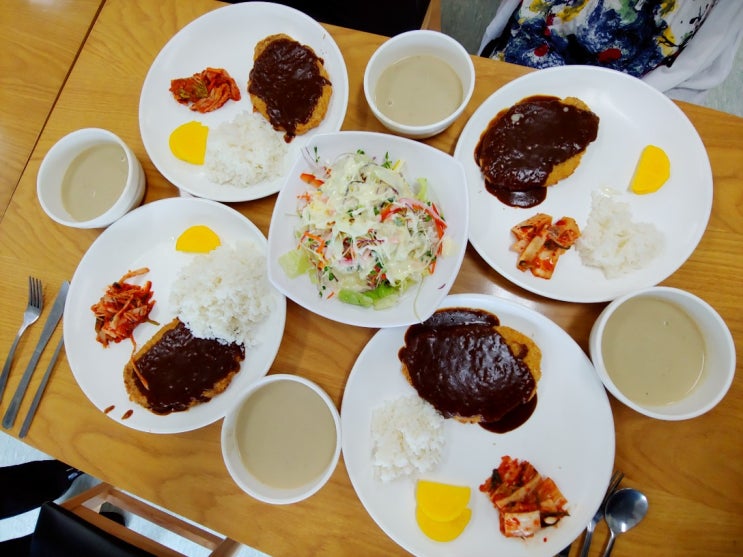 돈까스 대체용 쏘이마루 콩고기 쏘이까스로 싸카스포츠 직원 점심식사했어요.