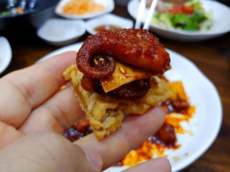  거제도 직화 쭈구미요리전문 거제 수월동 맛집 신주꾸수월점. 도토리전에 고르곤졸라피자 까지.
