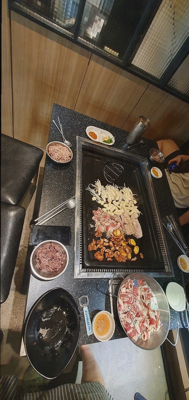  [배꼽숙성삼겹살과막창] 가족과 함께 즐기는 방촌동 맛집