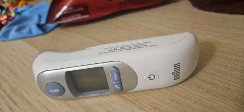 브라운 체온계 배터리 갈기
