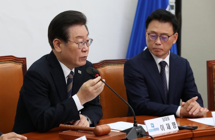 <b>이재명</b>, <b>청년 농업인</b>과 현장 간담회 진행...모내기 시연도