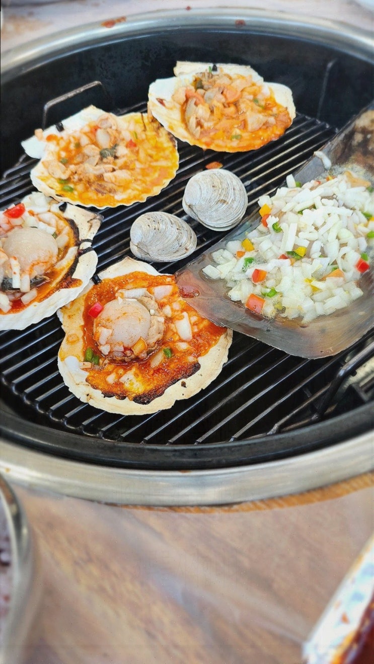  신선한 조개구이와 회가 매력적인 일광수산횟집
