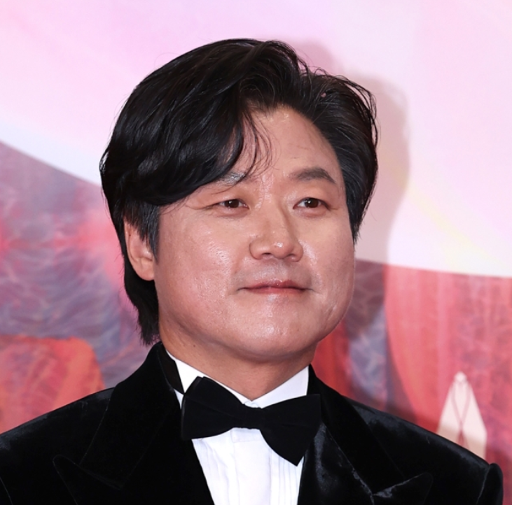 <b>나영석</b>PD, <b>비행기</b>서 <b>만취 승객</b> 막은 사연…“온몸으로 보호”... 