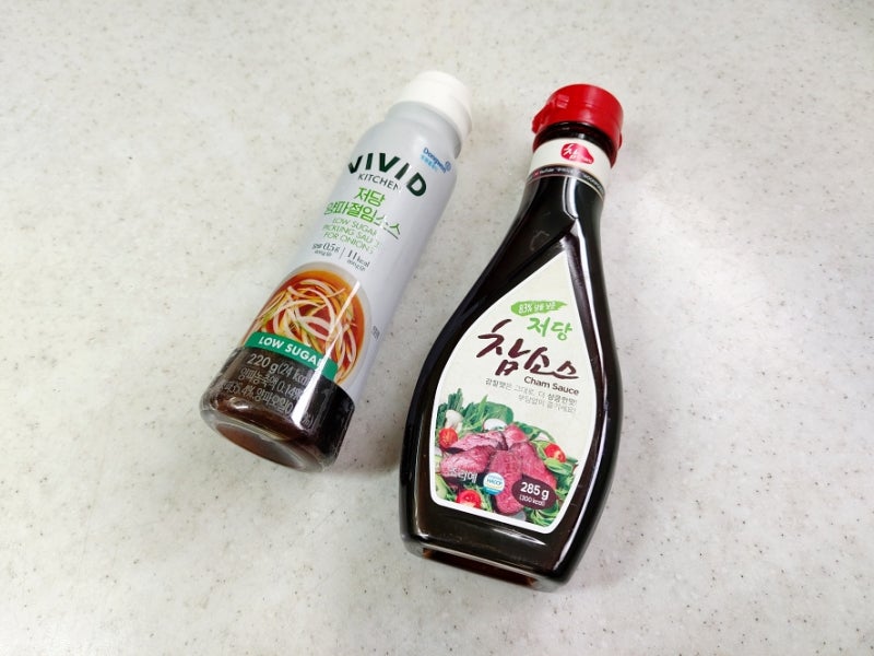 비비드키친 저당 양파절임소스와 저당 참소스 비교