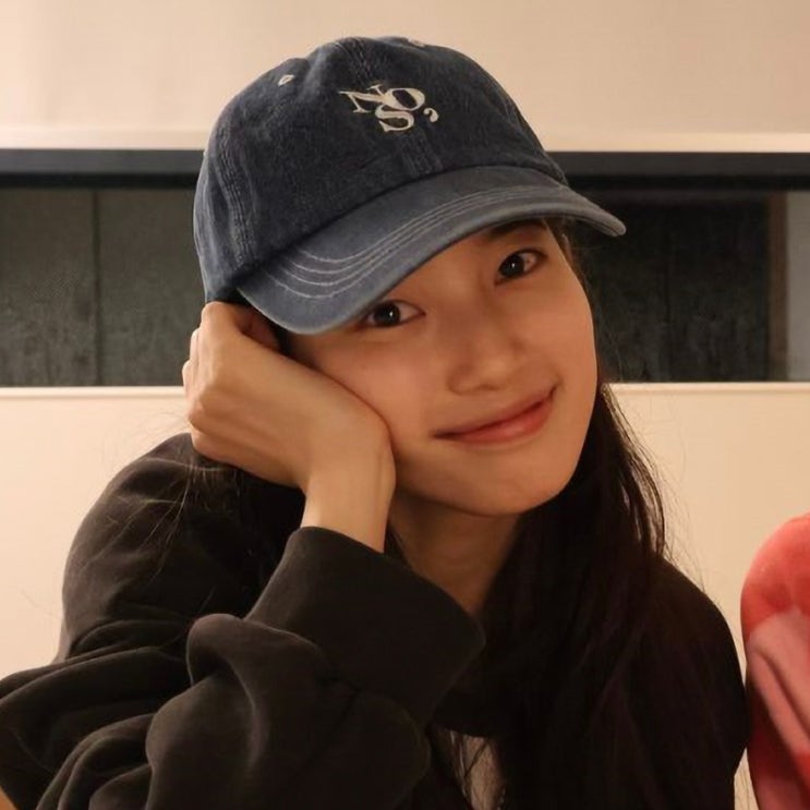  수지 사복 코디 정보, 여자 모자 브랜드 3가지