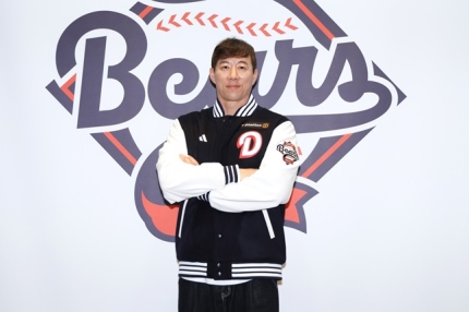 이영하 혹사 논란' 두산 42세 좌완 불펜 <b>고효준 영입</b> (총액 1억원)