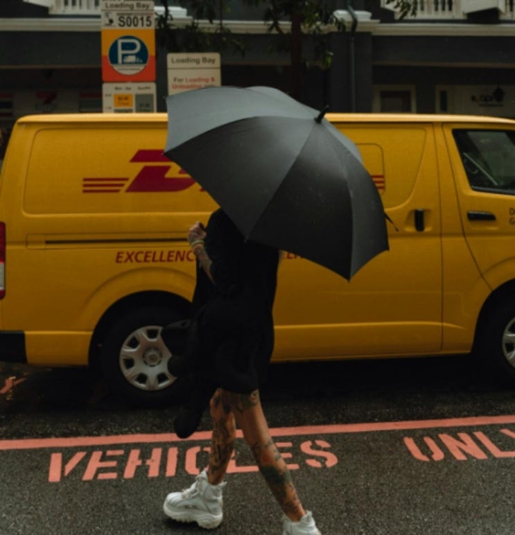 DHL 취업 후기, DHL 쿠리어 채용, 디시, 연봉, 업무시간 이내, 신용카드, 배송, 일경험 (현실주의)