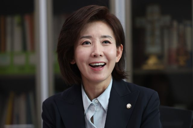  [인터뷰] 나경원 "韓대행은 결국 용병…대권 욕심에 국익 망쳐선 안돼"