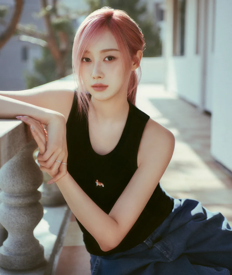 핑크 공주 <b>에스파 지젤</b>, 메종 키츠네 <b>화보</b> [아이즈맥]