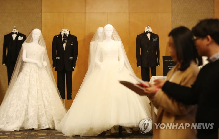결혼 안 하는 이유 남성 "비용 부담"·여성 "상대 없어서" 결혼 안 하는 이유 남성 "비용 부담"·여성 "상대 없어서"