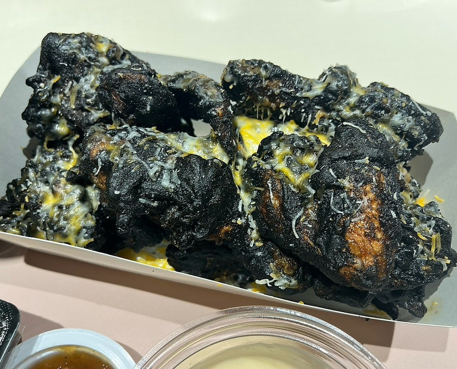 치킨플러스 안산반월점 사진 4