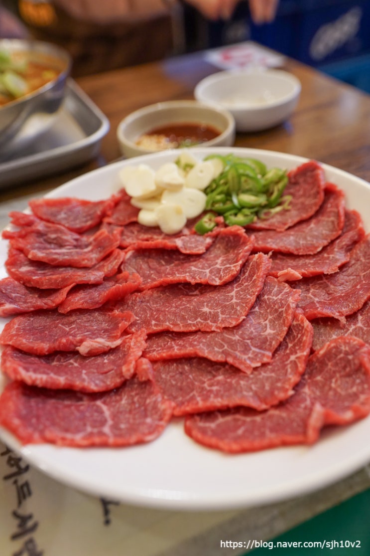  마포 맛집 도화동 국밥 육사시미 노포감성 우시장국밥 마포역점
