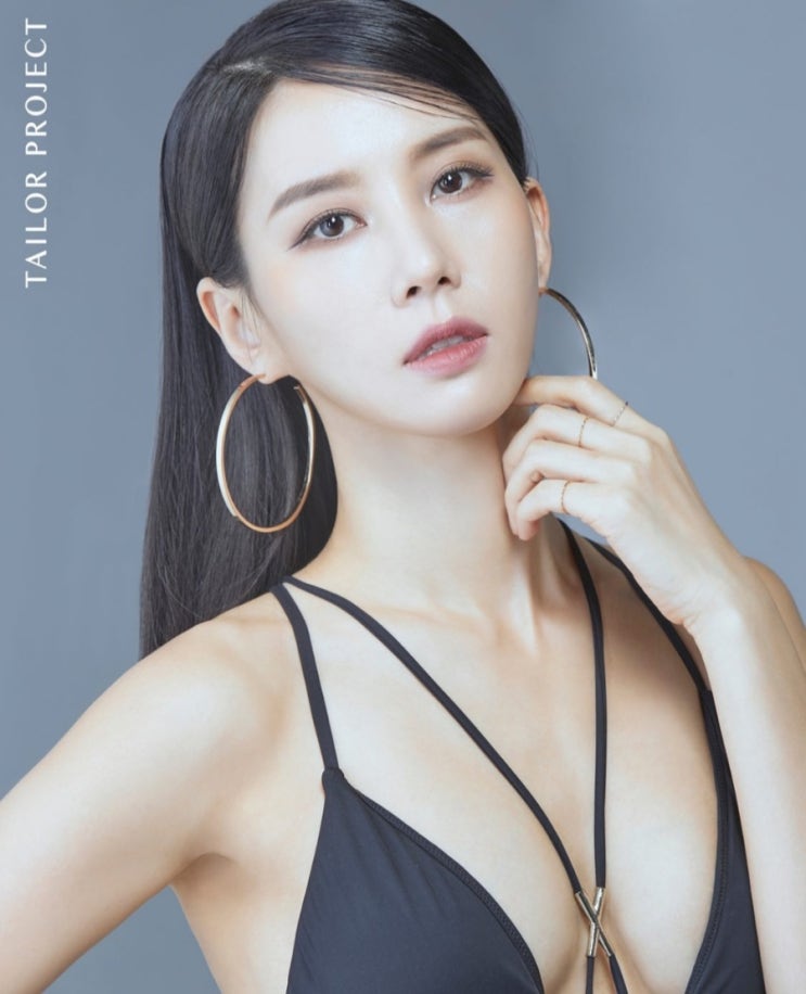 <b>꽃뱀</b> 낙인 억울..배우 <b>김정민</b>, 그녀는 누구? (프로필 몸매 <b>논란</b>... 