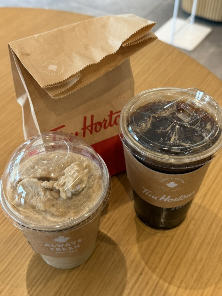  서울시청 카페 팀홀튼 아이스캡 커피, 도넛!