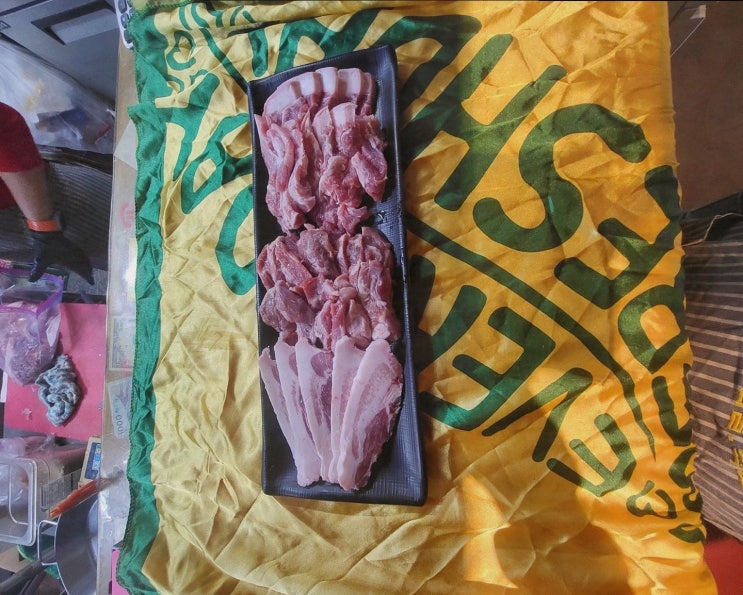 배꼽숙성삼겹살과막창, 방촌동 고기집에서 신선한 고기를 만끽하다