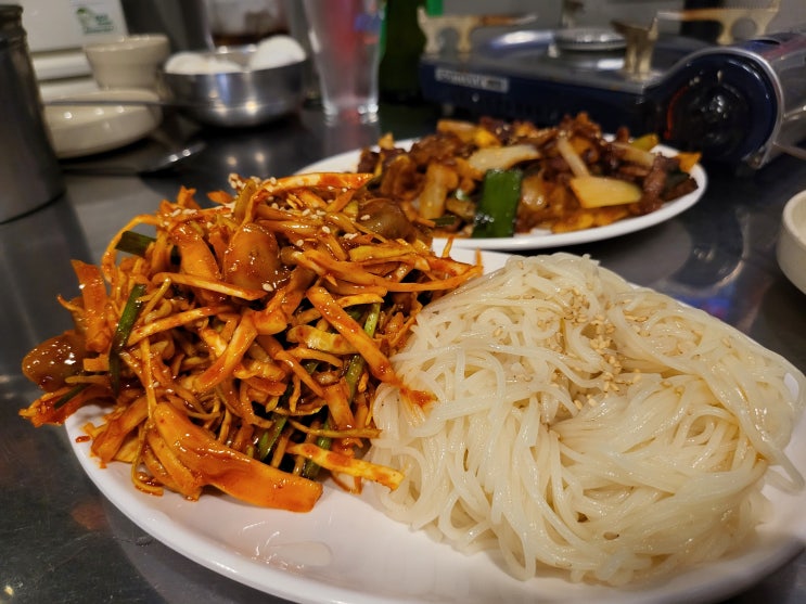  서울대입구 샤로수길 힙한 감성술집, 오시오포차 곱도리탕 맛집.