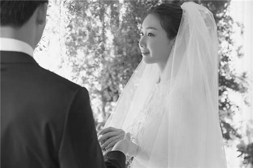   46세의 출산을 통해 최지우는 많은 여성들에게 현실적인 희망과 용기를 전했다.