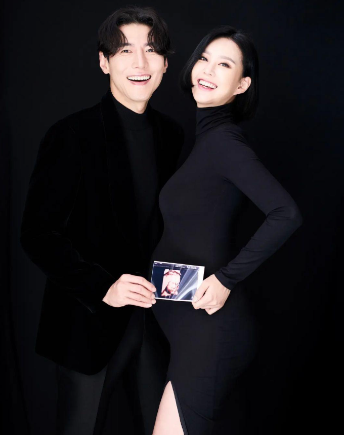 지소연, <b>쌍둥이</b> 둘째 임신…<b>유산</b> 아픔 딛고 ‘감동의 기적’